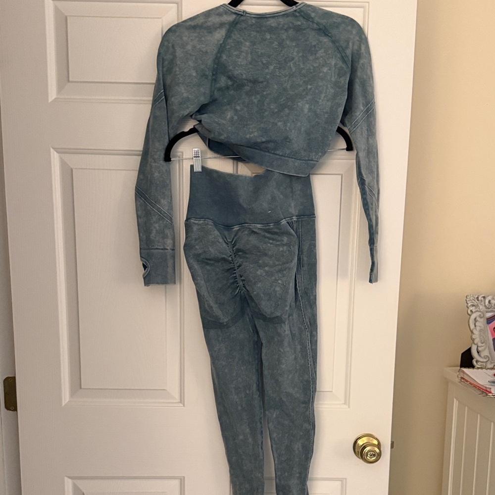 Blue Workout Set - Picture 2 of 2